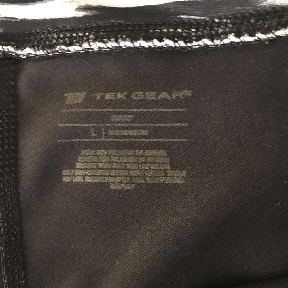 Tek Gear Black and White skort. - Picture 2 of 3